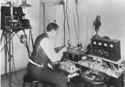 v-Berliner-H-Compo-radio-T.jpg