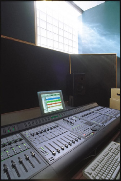 v-Piccolo-Studio-C-2000.jpg