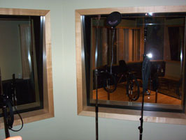 v-Trebas-cubicule-studio.jpg