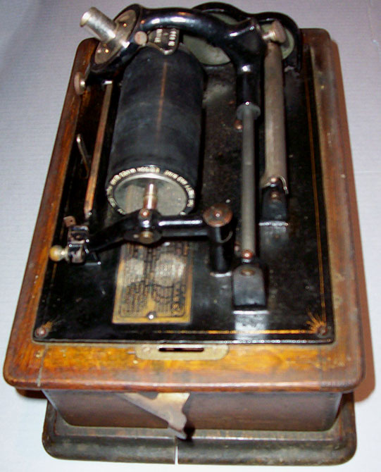 Phonographe-Edison-plongee.jpg